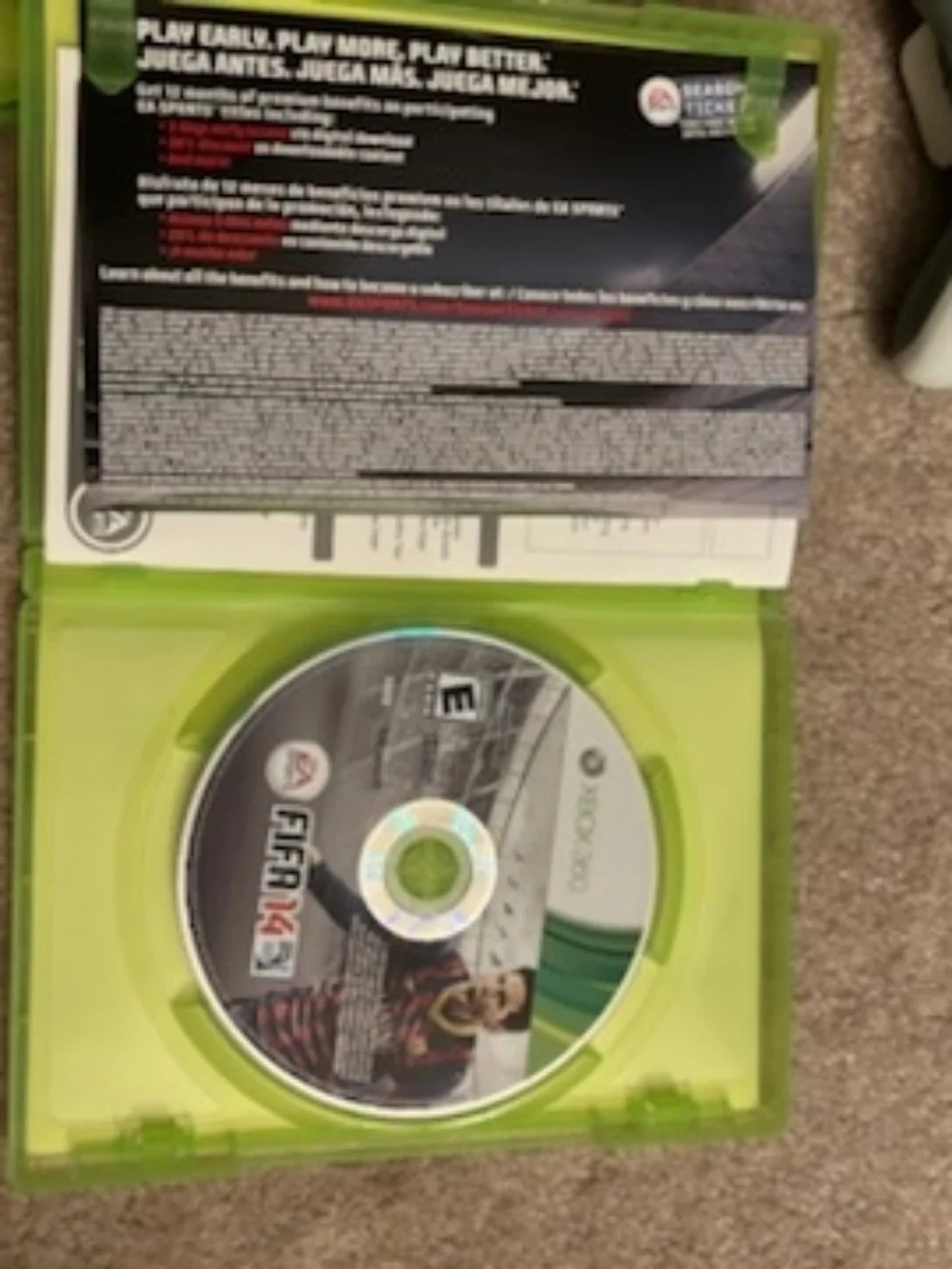 White Xbox 360 Slim Console - Front Facing